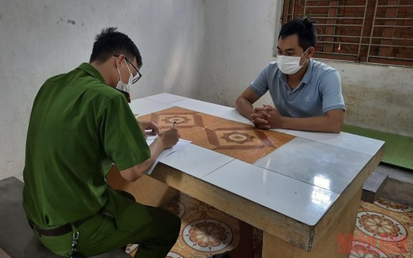 Đối tượng Phạm Văn Dương tại cơ quan điều tra. 