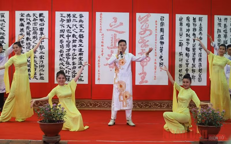 Các hoạt động văn hoá, văn nghệ chào mừng triển lãm thư pháp tại Văn Miếu – Quốc Tử Giám