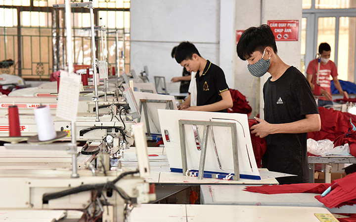 Lao động tại Công ty cổ phần Nam Tiệp, Nam Ðịnh (Ảnh minh họa: Thanh Lâm).