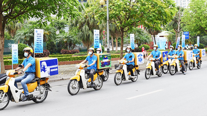 Ra quân hưởng ứng Tháng vận động triển khai bảo hiểm xã hội toàn dân. Ảnh: Bảo hiểm xã hội Hà Nội