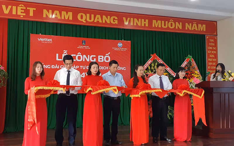 Lễ khai trương Tổng đài giải đáp tự động dịch vụ công.