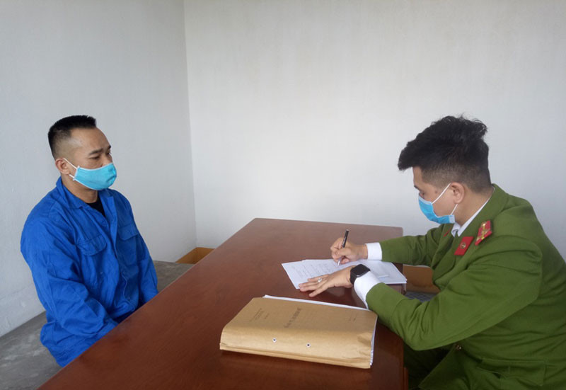 Đối tượng Trần Quốc Dũng tại Cơ quan công an.