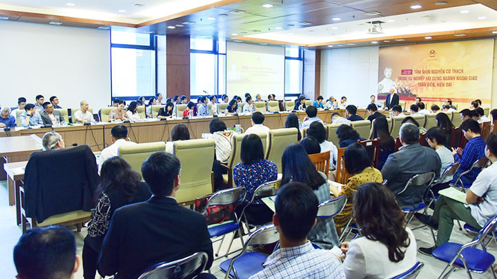 Quang cảnh buổi tọa đàm tại Hà Nội.