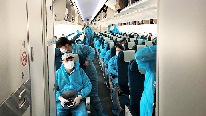 Việc mở lại các đường bay sẽ được thực hiện thận trọng, từng bước và đúc kết kinh nghiệm để triển khai.