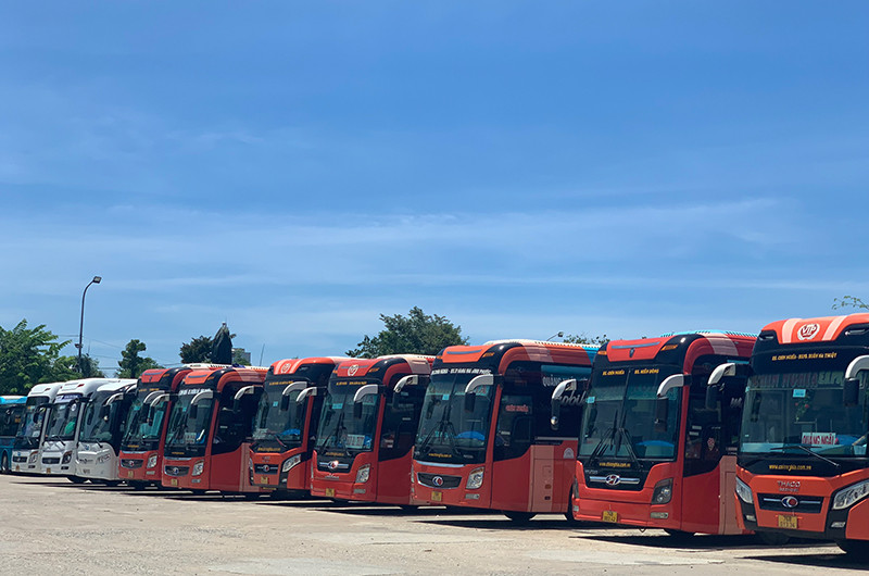 Doanh nghiệp xe khách Chín Nghĩa quyết định đưa đón miễn phí người dân Quảng Ngãi có hoàn cảnh khó khăn từ TP Hồ Chí Minh về quê.