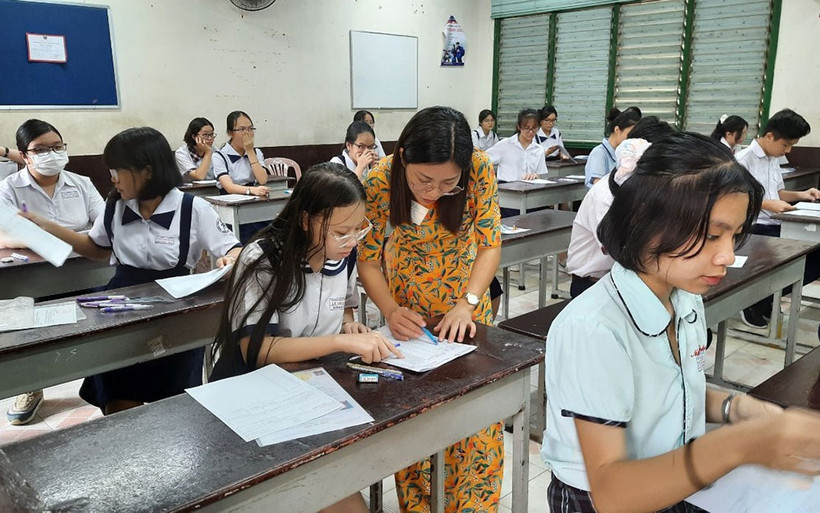 Học sinh TP Hồ Chí Minh tham gia kỳ thi tuyển sinh lớp 10 năm học 2020-2021. 
