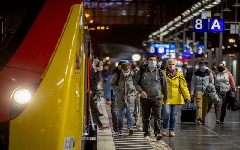 Một góc của nhà ga tại Frankfurt, Đức, ngày 8-10. (Ảnh: AP)