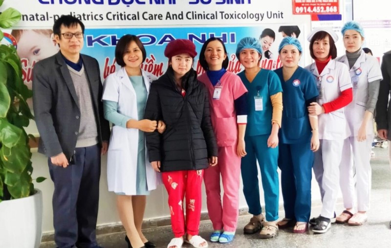 Cứu sống bệnh nhi ngộ độc khí CO do đốt than sưởi ấm