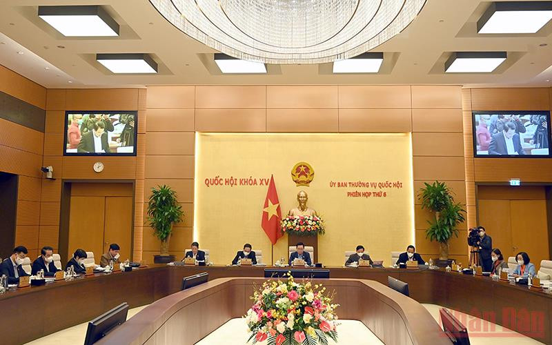Quang cảnh phiên họp thứ 6 Ủy ban Thường vụ Quốc hội cho ý kiến về Đề án Xây dựng cơ chế, chính sách tài khóa, tiền tệ để hỗ trợ triển khai Chương trình phục hồi và phát triển kinh tế-xã hội. (Ảnh: DUY LINH)