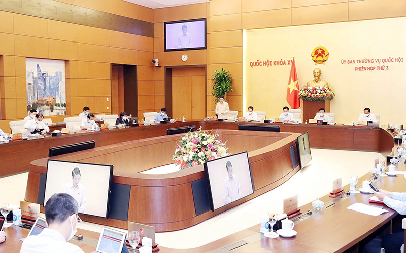 Ủy ban Thường vụ Quốc hội cho ý kiến về Dự thảo Luật Ðiện ảnh (sửa đổi). Ảnh: Trọng Ðức 