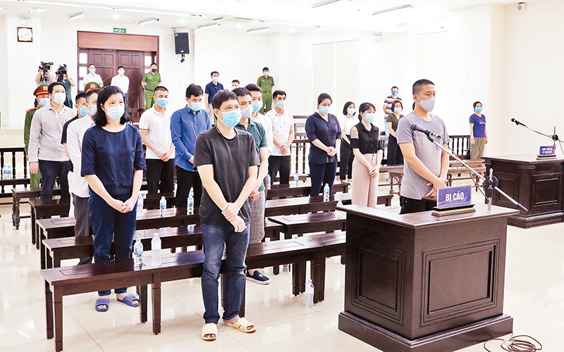 Phiên tòa xét xử các bị cáo trong vụ án buôn lậu, vi phạm quy định về kế toán gây hậu quả nghiêm trọng xảy ra tại Công ty TNHH Nhật Cường. Ảnh | Phạm Kiên