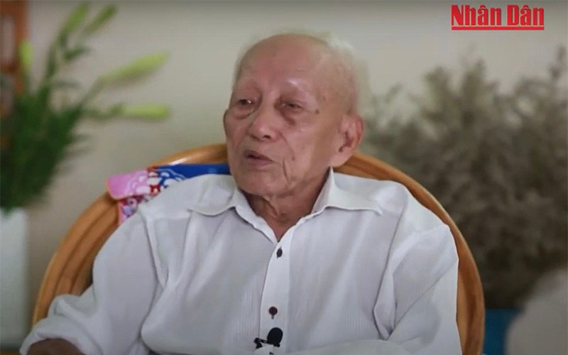 Cụ Đặng Văn Việt trả lời phỏng vấn trong bộ phim tài liệu “Việt Nam thời đại Hồ Chí Minh - Biên niên sử truyền hình” (Truyền hình Nhân Dân).