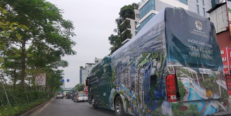 Đề nghị Hà Nội chấn chỉnh việc quảng cáo bằng xe ô-tô