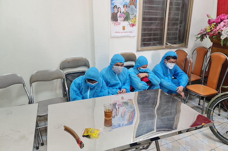 Nhóm người nước ngoài nhập cảnh bất hợp pháp bị phát hiện.