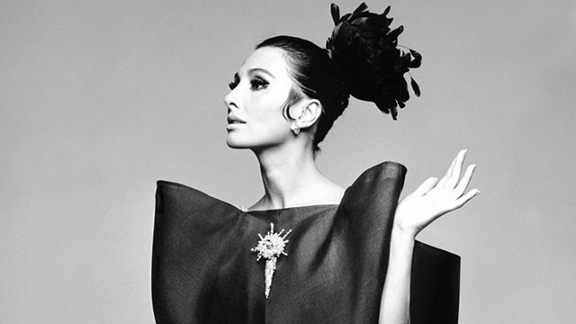 Một sáng tạo của NTK Cristóbal Balenciaga vào năm 1967.