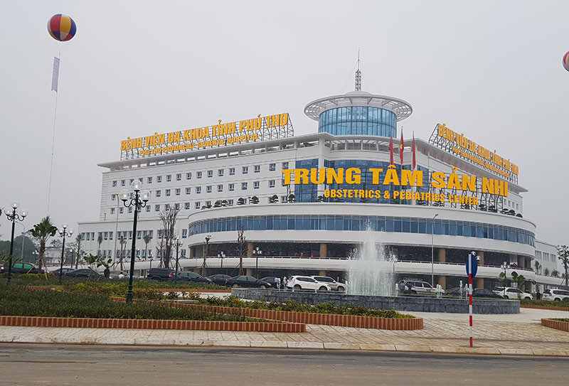 Bệnh viện Sản Nhi Phú Thọ được thành lập trên cơ sở giữ nguyên nhân lực, cơ sở vật chất của Trung tâm Sản Nhi.