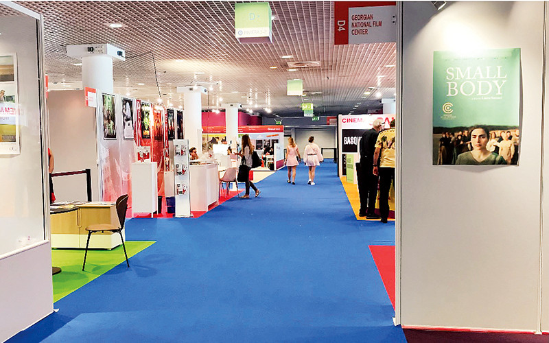 Ai nuôi văn hóa - văn hóa nuôi ai?