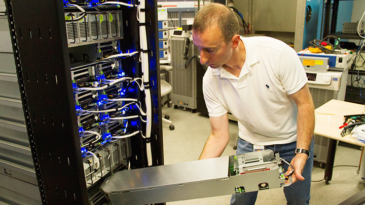 Facebook cần chuẩn bị phần cứng đủ mạnh cho dự án metaverse. Ảnh: FACEBOOK