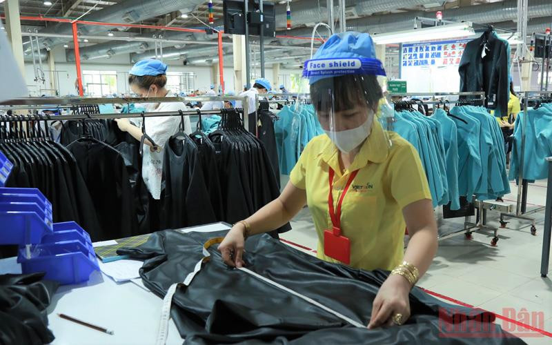 Lao động tham gia sản xuất 3 tại chỗ tại Đồng Nai (Ảnh minh họa: Thiên Vương). 