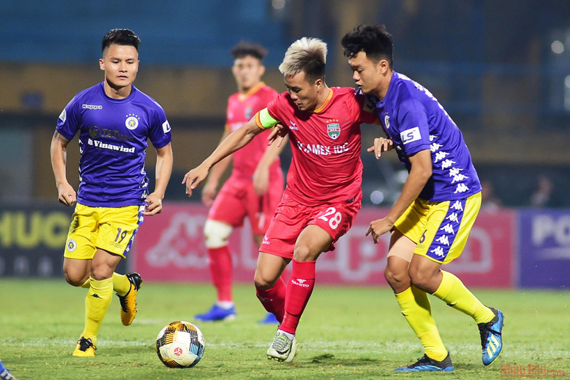 B. Bình Dương suýt chút nữa đã có thể cầm hòa Hà Nội ngày 24-10. (Ảnh: TRẦN HẢI)