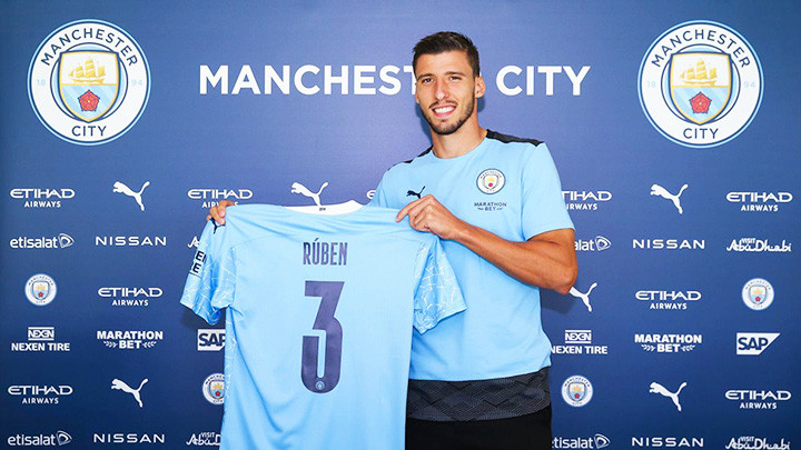 Man City mạnh chi mua hậu vệ