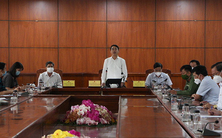 Bí thư Tỉnh ủy Hậu Giang Nghiêm Xuân Thành tại cuộc họp.