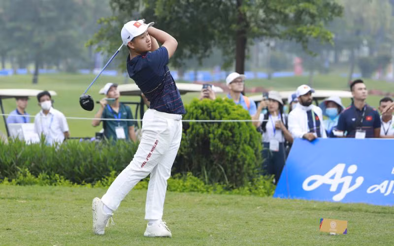 Tay golf trẻ Nguyễn Anh Minh của Việt Nam thi đấu tại SEA Games 31. (Ảnh: Vietnamgolfclubs)