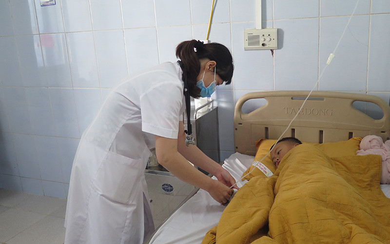 Sau tiệc cưới năm người nhập viện nghi ngô độc thực phẩm