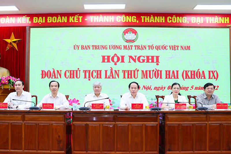 Đoàn Chủ tịch Ủy ban Trung ương Mặt trận Tổ quốc Việt Nam tổ chức Hội nghị lần thứ 12 (khóa IX). (Ảnh: DIỆP VINH)
