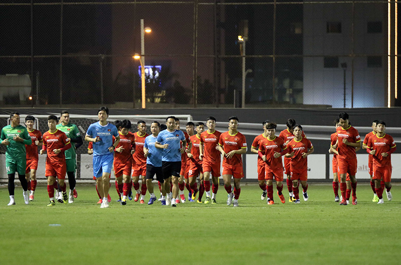 Đội tuyển Việt Nam tập luyện ngay khi đến Riyadh.