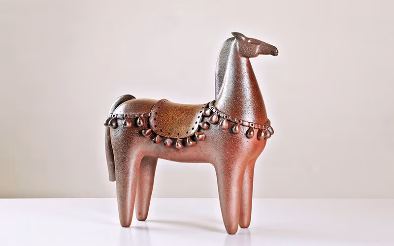 Tác phẩm Ngựa gốm Phù Lãng của Vũ Hữu Nhung.