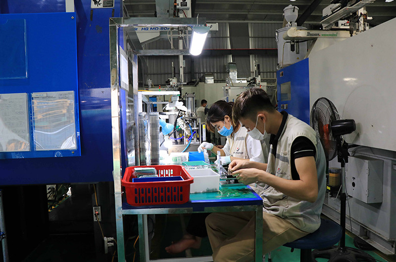 Công nhân Công ty TNHH Hanpro Vina, Khu công nghiệp Yên Phong Bắc Ninh mở rộng.