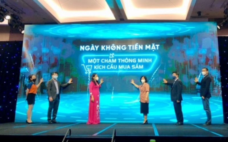 Lễ kích hoạt sự kiện “Ngày không dùng tiền mặt năm 2021”.