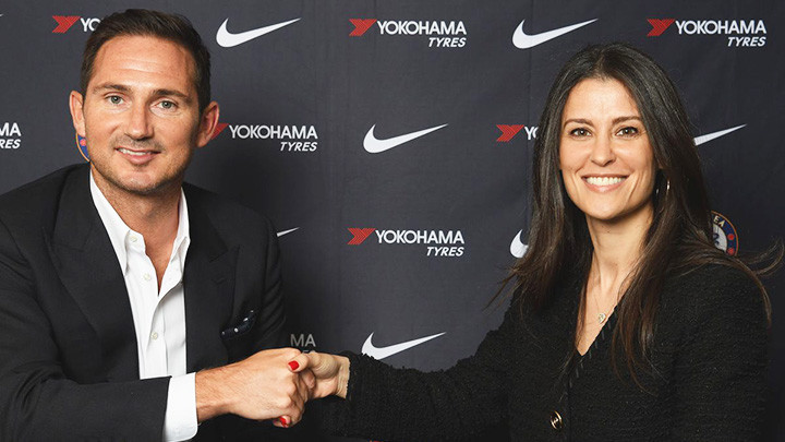 Marina Granovskaia (phải) cũng là người đóng vai trò quyết định để Chelsea ký hợp đồng thành công với HLV Frank Lampard.