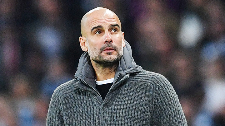 HLV Pep Guardiola vừa bay về Barcelona (Tây Ban Nha)