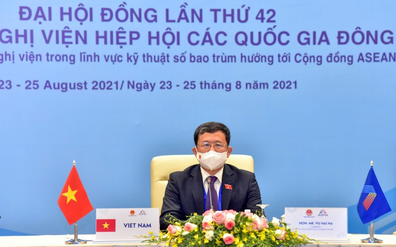 Ông Vũ Hải Hà, Chủ nhiệm Ủy ban Đối ngoại phát biểu tại phiên họp Ủy ban Chính trị. 
