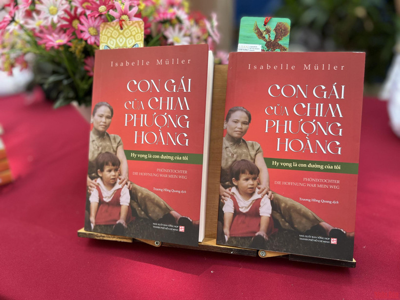 Cuốn sách “Con gái của chim Phượng hoàng - Hy vọng là con đường của tôi” của Isabelle Müller.