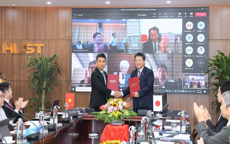 Đại diện các bên tại lễ ký kết.