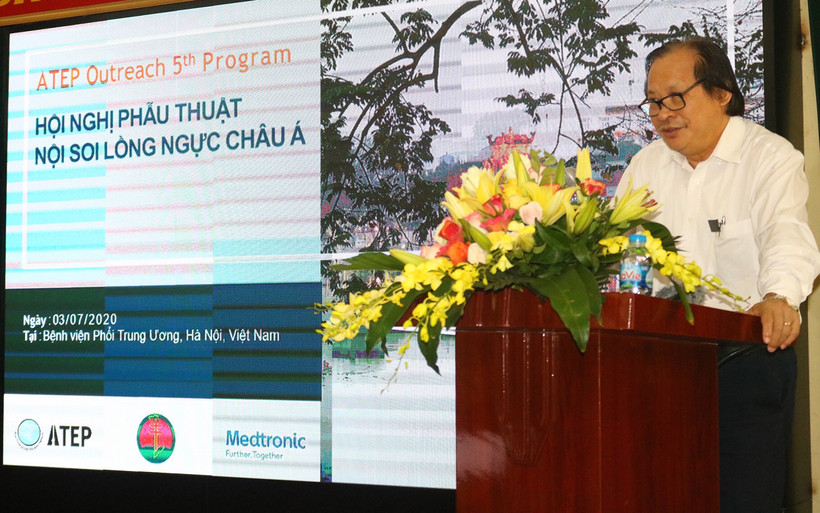 PGS, TS Nguyễn Viết Nhung phát biểu tại hội nghị.