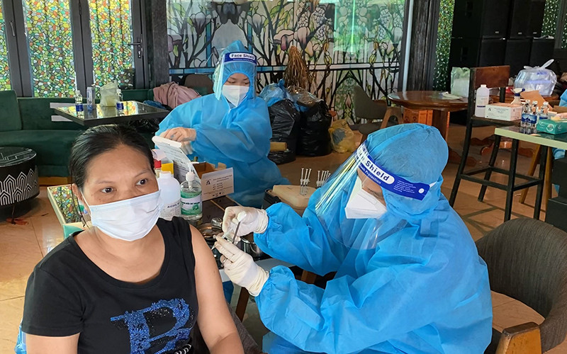 An Giang tiêm mũi 3 cho người đã tiêm các mũi vaccine trước đó.