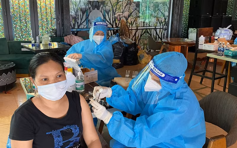 An Giang tiêm mũi 3 cho người đã tiêm các mũi vaccine trước đó.