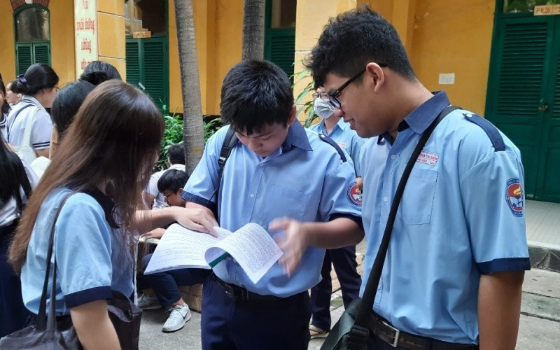 Học sinh tại TP Hồ Chí Minh tham gia Kỳ thi tuyển sinh lớp 10 năm học 2020-2021.