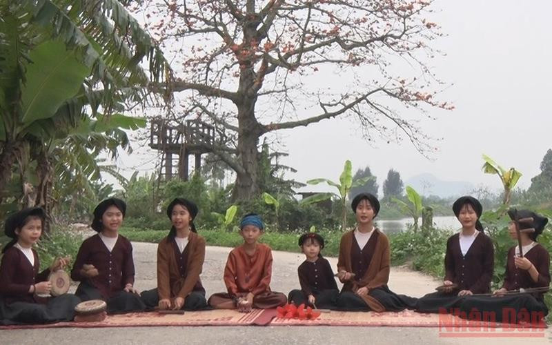 Hát Xẩm được trao truyền trên quê hương nghệ nhân Hà Thị Cầu, ở huyện Yên Mô, tỉnh Ninh Bình.