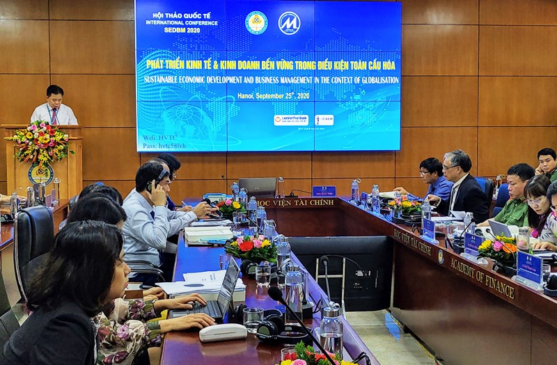 PGS,TS Nguyễn Trọng Cơ, Giám đốc HVTC, BTC phát biểu đề dẫn hội thảo.