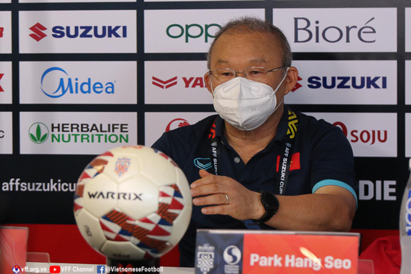 HLV Park Hang-seo tham dự buổi họp báo sau trận bán kết lượt về gặp Thái Lan tối 26/12. (Ảnh: VFF)