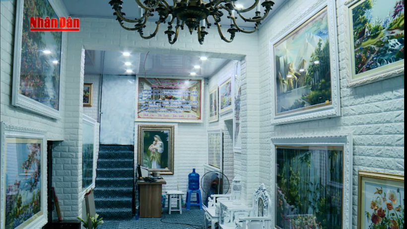 Tinh tế tranh thêu tay