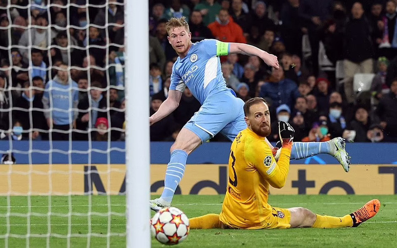 De Bruyne ghi bàn duy nhất của trận đấu, mang về chiến thắng cho Man City. (Ảnh: Daily Mail) 