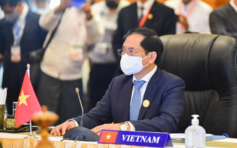 Bộ trưởng Ngoại giao Bùi Thanh Sơn phát biểu tại Hội nghị. (Ảnh: Báo Điện tử Đảng Cộng sản)