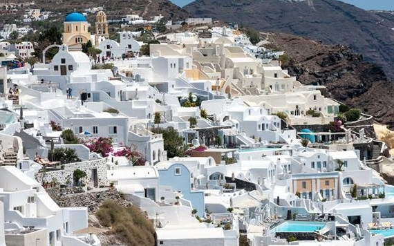 Trong khi sơn trắng truyền thống thường phản xạ khoảng 85% bức xạ mặt trời, loại sơn "siêu trắng" mới có thể phản xạ tới 98%.