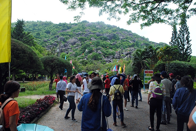 Đồi Tức Dụp trở thành điểm du lịch nổi tiếng ở An Giang. 